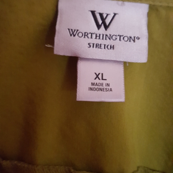 Bundle of short sleeve blouses - Picture 3 of 5